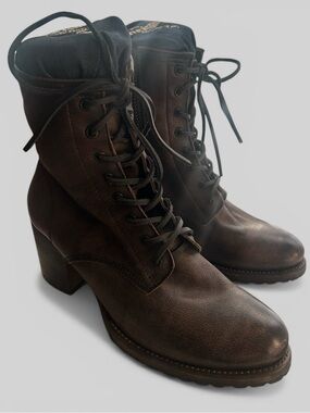 FreeBird by Steven Cavalier chunky heel zip up leather boots size 12 ladies